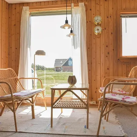 Three-bedroom Holiday In Harboore Harboør